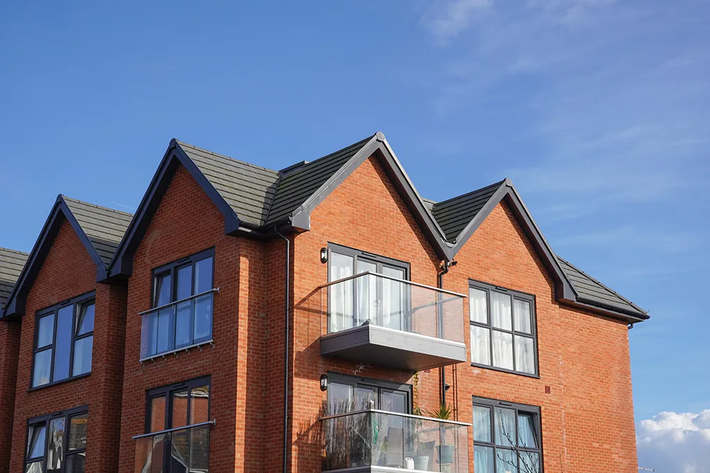 Namų statytojų slapto susitarimo tyrimas oficialiai nutrauktas, sumokėjus 100 mln. svarų sterlingų už prieinamą kainą